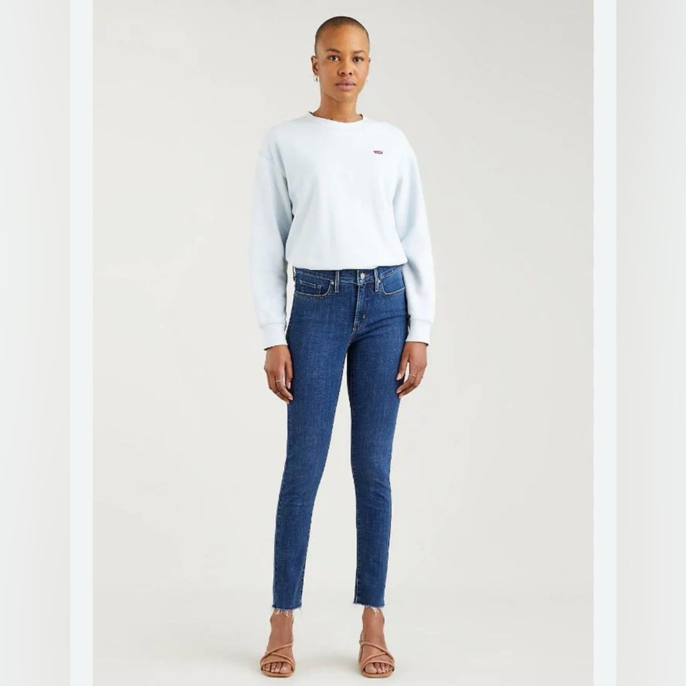 Levi's Women's Classic Indigo Skinny Jeans 33